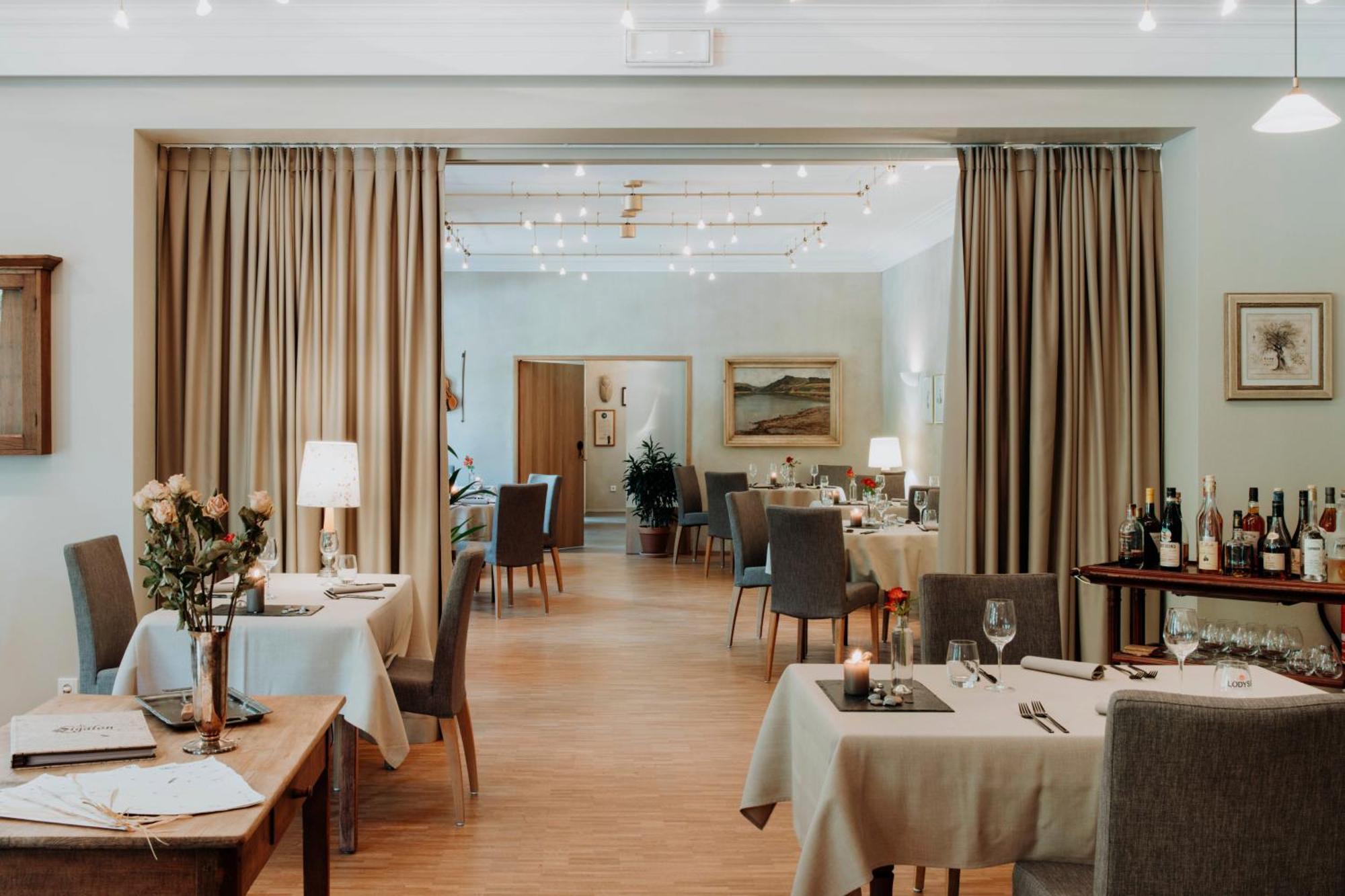 Hotel Restaurant Le Cigalon Waldbillig Buitenkant foto